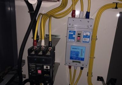 電子ブレーカー施工